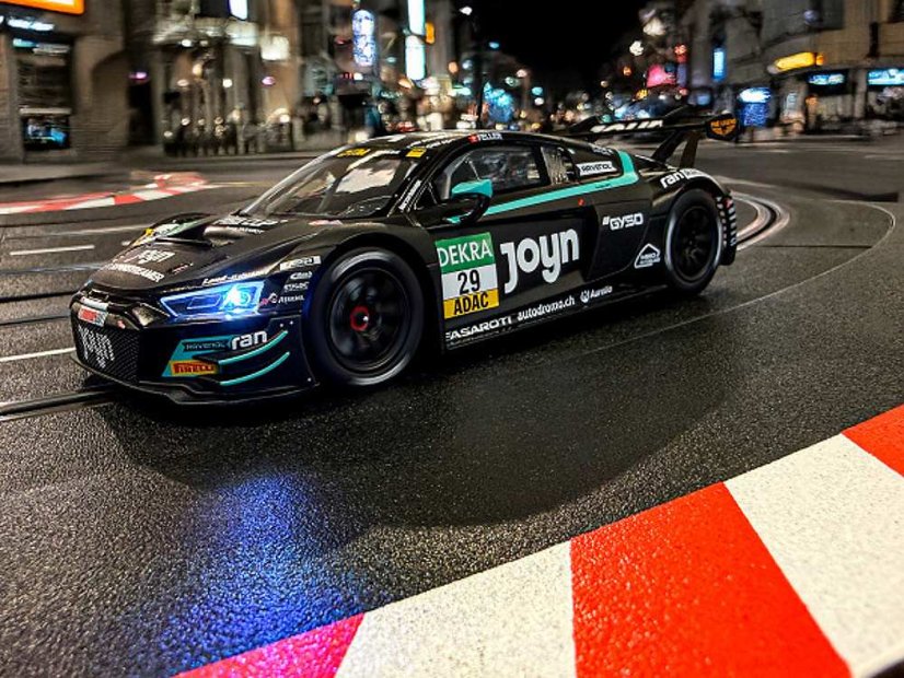 Auto Carrera D124 - 24014 Audi R8 LMS GT3 evo II