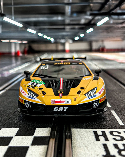 Auto Carrera D124 - 23986 Lamborghini Huracán GT3