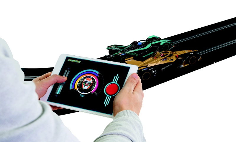Autodráha SCALEXTRIC C1423P - Formula E Race Set (Spark Plug) (1:32)