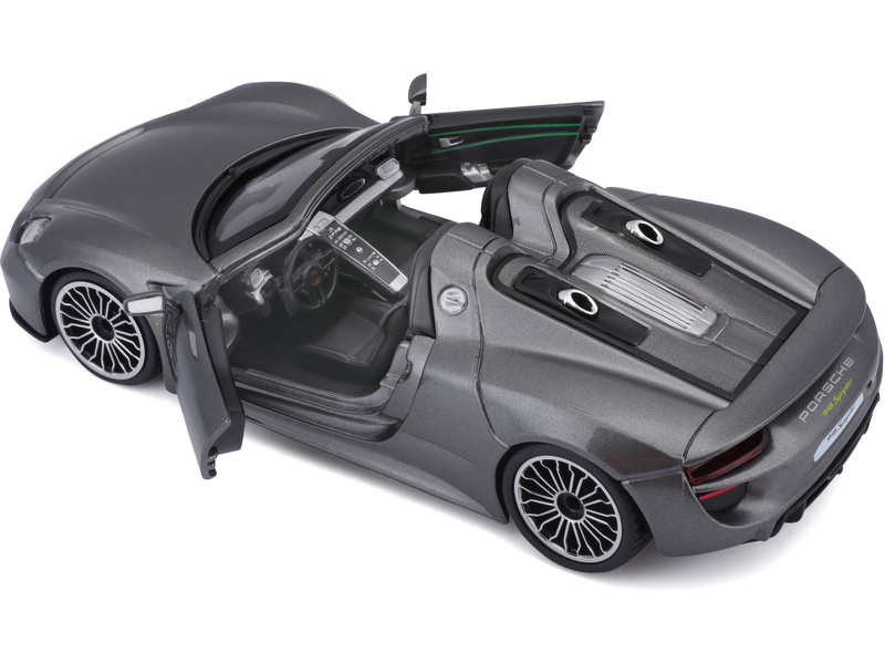 Bburago Plus Porsche 918 Spyder 1:24 stříbrná