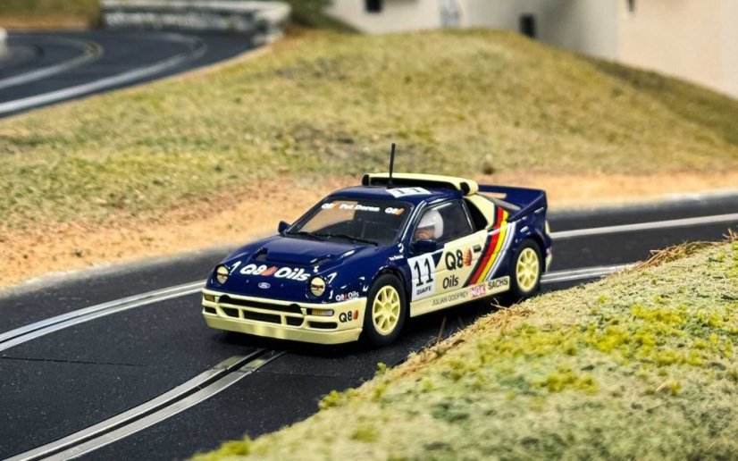 Autíčko Rally SCALEXTRIC C4667 - Ford RS200 Pat Doran (1:32)