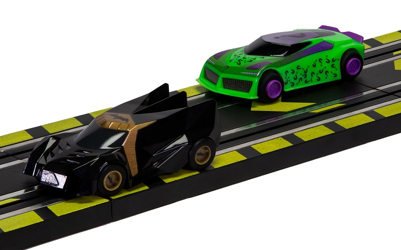 Autodráha MICRO SCALEXTRIC G1170M - Batman vs The Riddler Set Závodní sada na baterie (1:64)