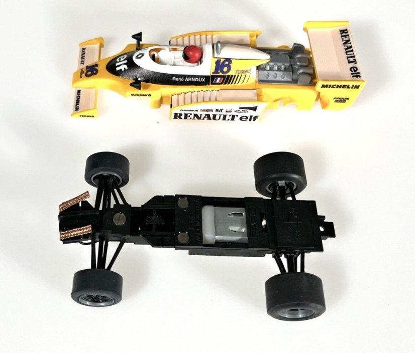 Renault RE-20 Turbo - Startovní číslo 16 - Za volantem vozu René Arnoux