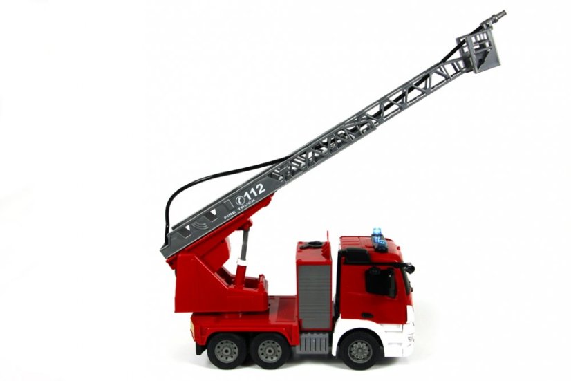 DOUBLE E RC hasičský truck Merecedes-Benz Antos s funkční stříkačkou a žebříkem 1:20
