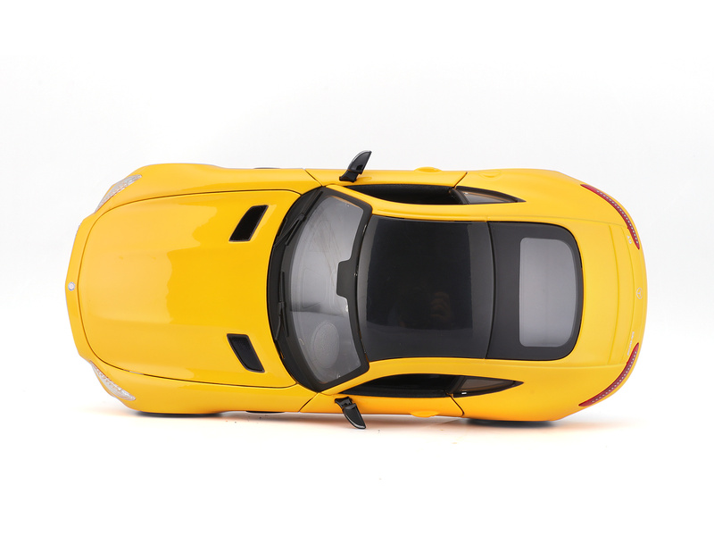 Maisto Mercedes-AMG GT 1:24 žlutá