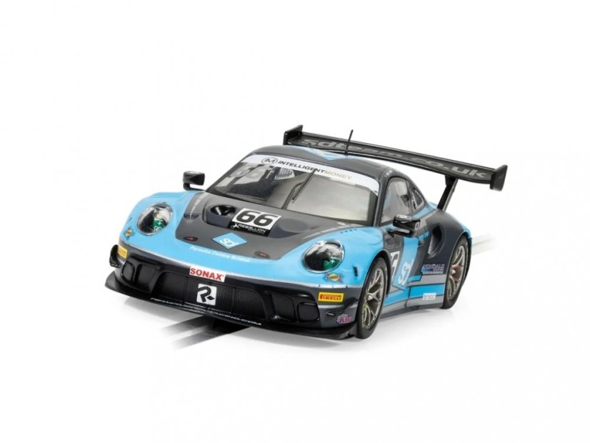 Porsche 911 GT3 R - Team Parker Racing - British GT 2022 - Autíčko SCALEXTRIC C4415