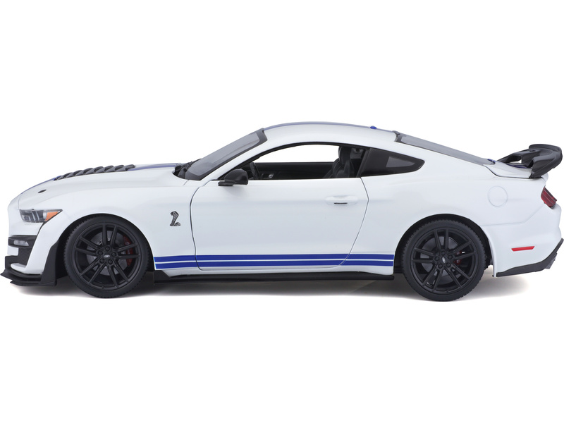 Maisto Mustang Shelby GT500 2020 1:18 bílá