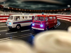 Auto Carrera D132 - 32083 VW Bus T2b Fire Brigade