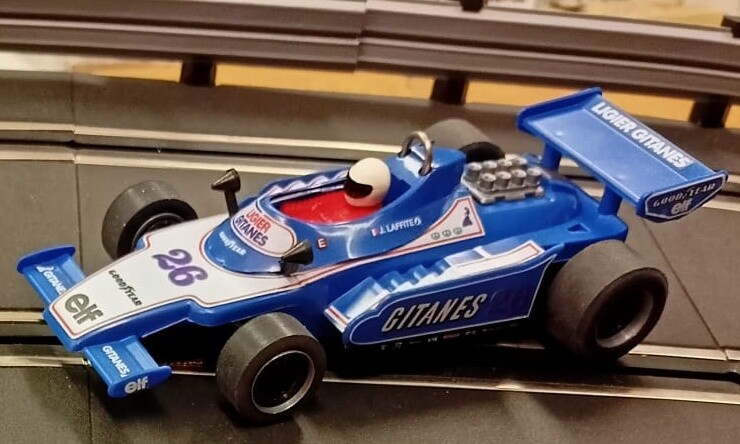 Ligier JS11 - Startovní číslo 26