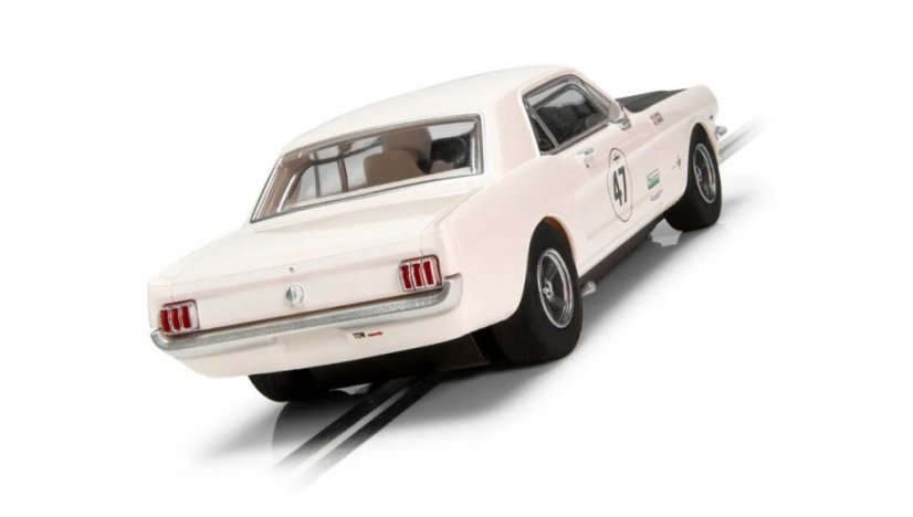Ford Mustang - Bill and Fred Shepherd - Goodwood Revival - Autíčko SCALEXTRIC C4353