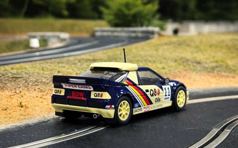 Autíčko Rally SCALEXTRIC C4667 - Ford RS200 Pat Doran (1:32)