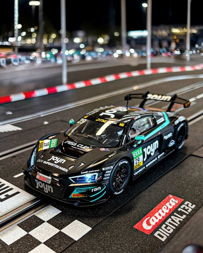 Auto Carrera D124 - 24014 Audi R8 LMS GT3 evo II