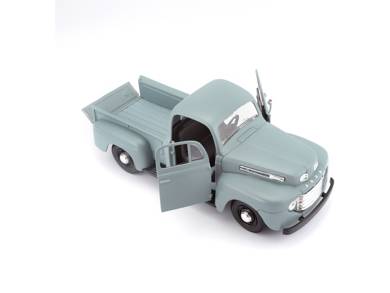 Maisto Ford F-1 PickUp 1948 1:25 šedomodrá