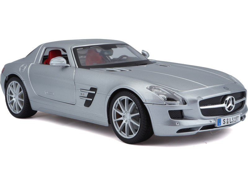 Maisto Mercedes-Benz SLS AMG 1:18 stříbrná