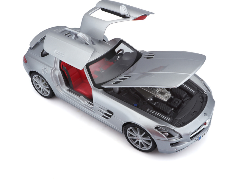 Maisto Mercedes-Benz SLS AMG 1:18 stříbrná