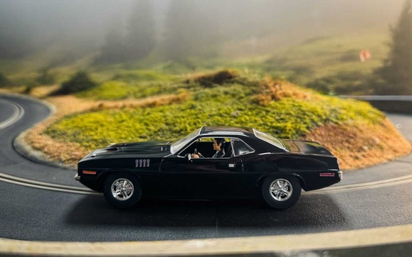 Autíčko Film & TV SCALEXTRIC C4595 - John Wick Plymouth Barracuda - John Wick Chapter 4 (1:32)