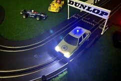 Favorit Policie model SRC 1:28- Night Race- svítící světla , blikající maják.