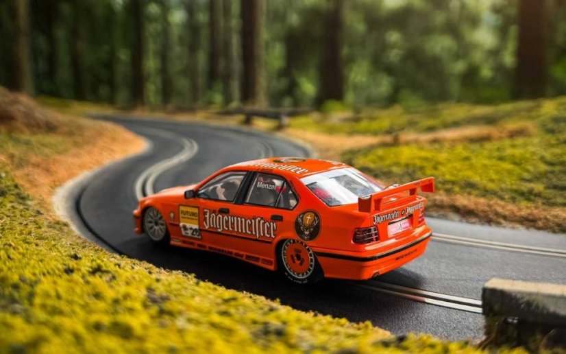 Autíčko Touring SCALEXTRIC C4624 - BMW E36 320i - STW 1996 - Jagermeister (1:32)