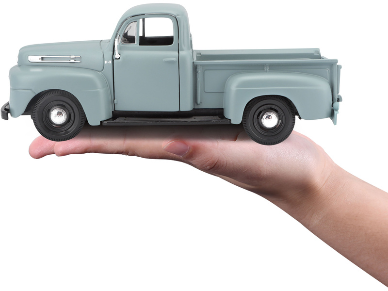 Maisto Ford F-1 PickUp 1948 1:25 šedomodrá