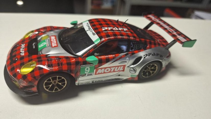 BAZAR - Porsche 911 GT3