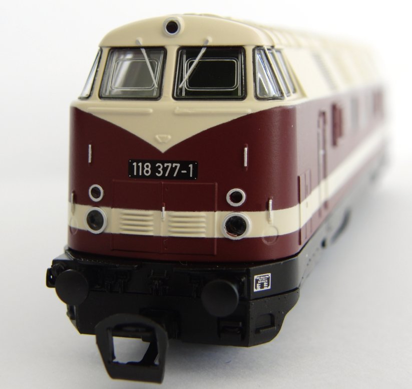 Piko Dieselová lokomotiva BR 118 (V 180) s 6 nápravami DR IV - 47290
