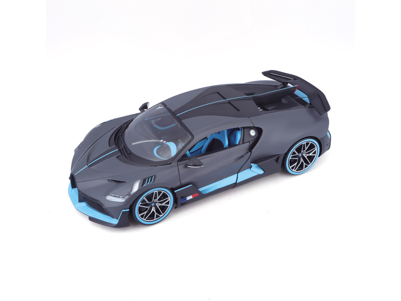 Bburago Bugatti Divo 1:18 stříbrná