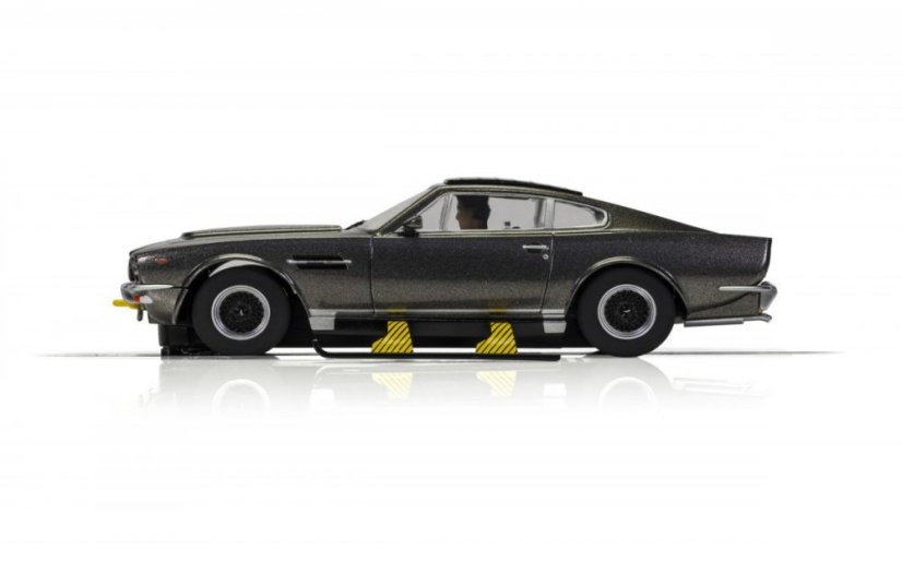 James Bond Aston Martin V8 - The Living Daylights - Autíčko SCALEXTRIC C4239