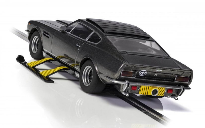 James Bond Aston Martin V8 - The Living Daylights - Autíčko SCALEXTRIC C4239