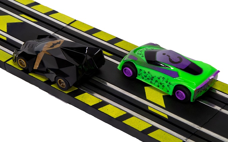 Autodráha MICRO SCALEXTRIC G1170M - Batman vs The Riddler Set Závodní sada na baterie (1:64)